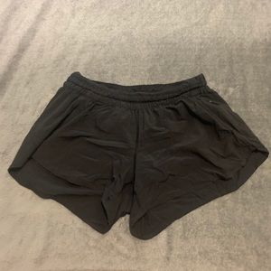 Lululemon Tracker Shorts V 4”